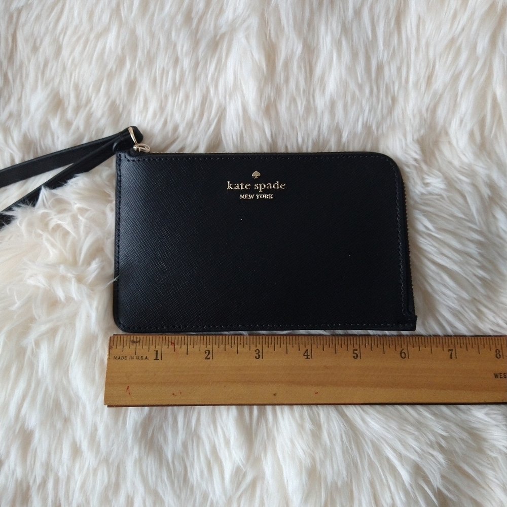 🤩Kate Spade Black Small Wristlet (Lucy)🤩 - Picture 7 of 10